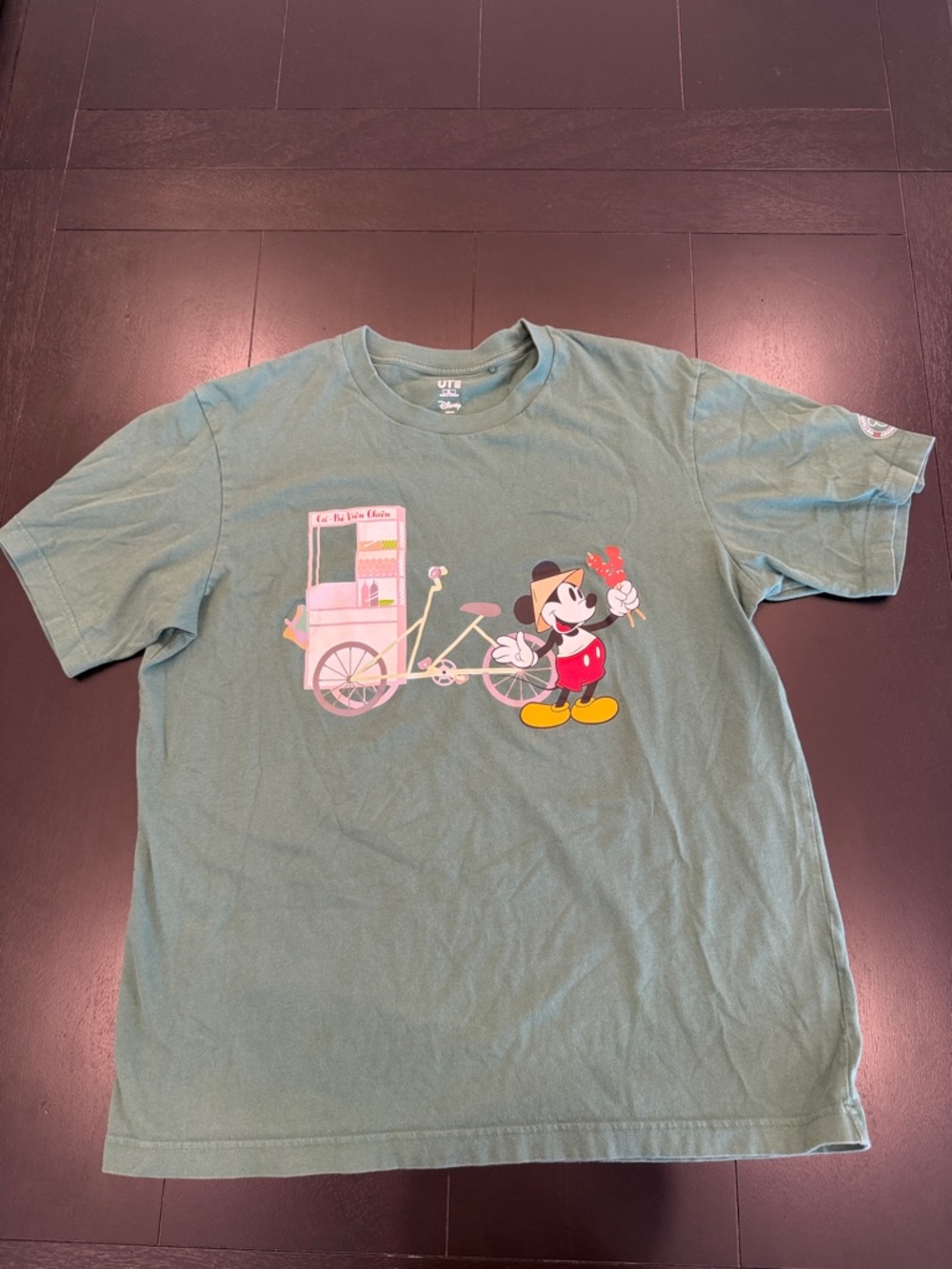 Uniqlo UT Mickey Mouse Vietnam Exclusive Street Food Tee - XL
